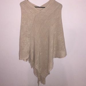 Two’ Company 2 chic Fringe Poncho Beige